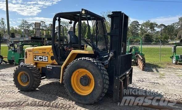 JCB 940 Terénní vysokozdvižné vozíky