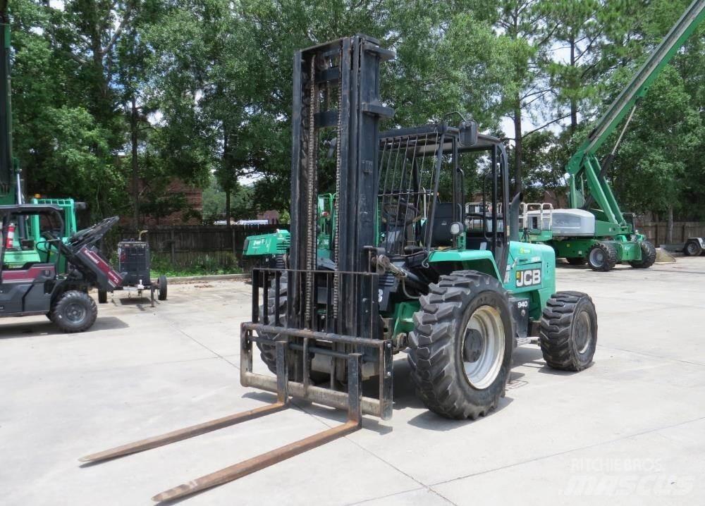 JCB 940 Terénní vysokozdvižné vozíky