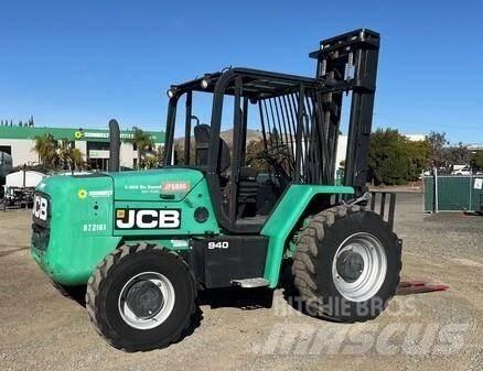 JCB 940 Terénní vysokozdvižné vozíky