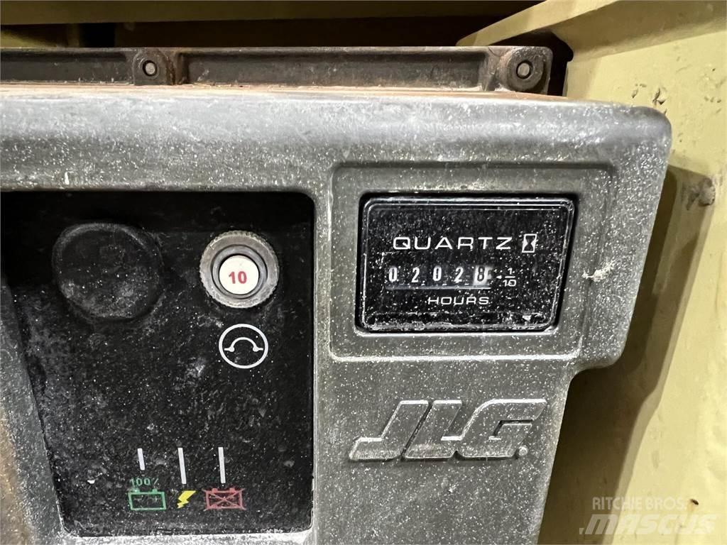 JLG 2632ES Nůžková zvedací plošina