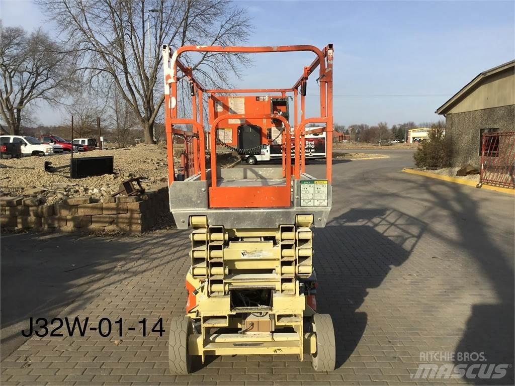 JLG 3246ES Nůžková zvedací plošina