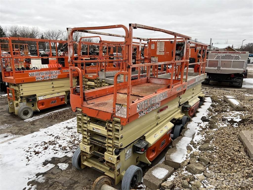 JLG 3246ES Nůžková zvedací plošina