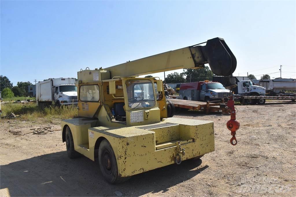 JLG 886D Jeřáby pro těžký terén