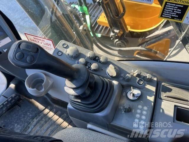 John Deere 210G LC Pásová rýpadla