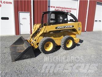 John Deere 260 II Smykem řízené nakladače