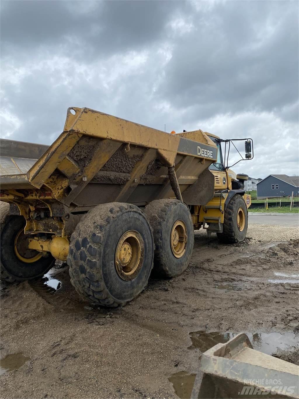 John Deere 300D Kloubové dempry