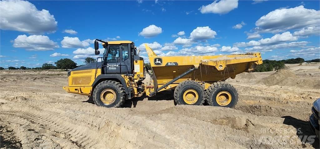 John Deere 310E Kloubové dempry