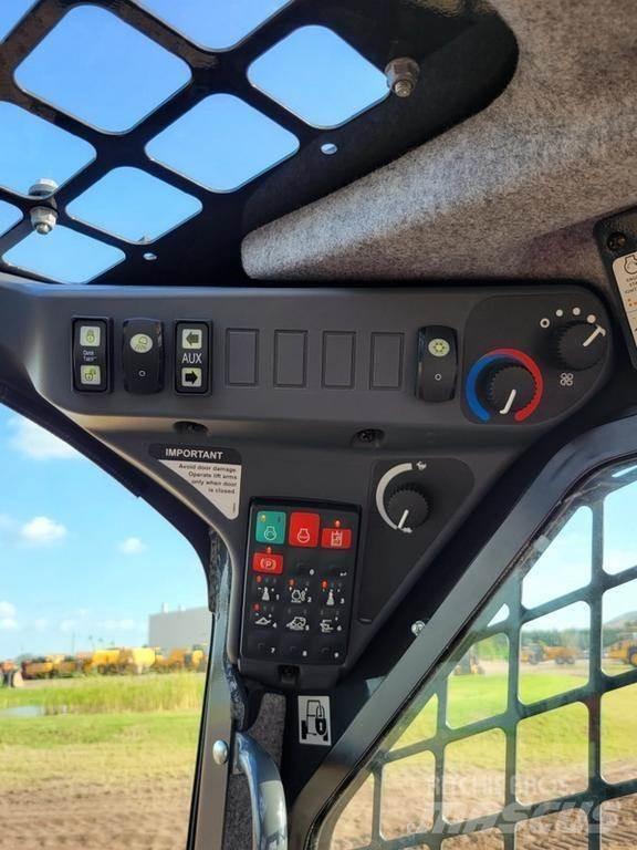 John Deere 325G Smykem řízené nakladače