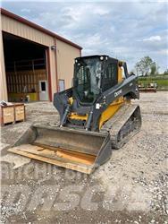 John Deere 333G Smykem řízené nakladače