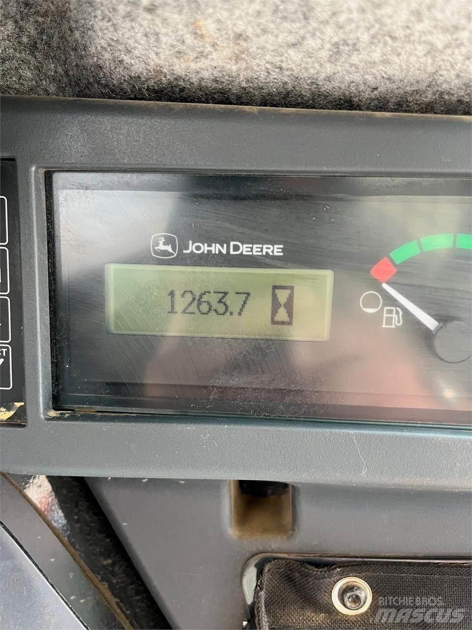 John Deere 333G Smykem řízené nakladače