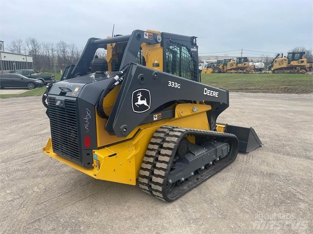 John Deere 333G Smykem řízené nakladače