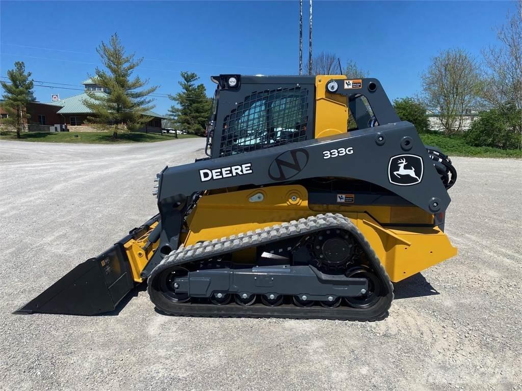 John Deere 333G Smykem řízené nakladače