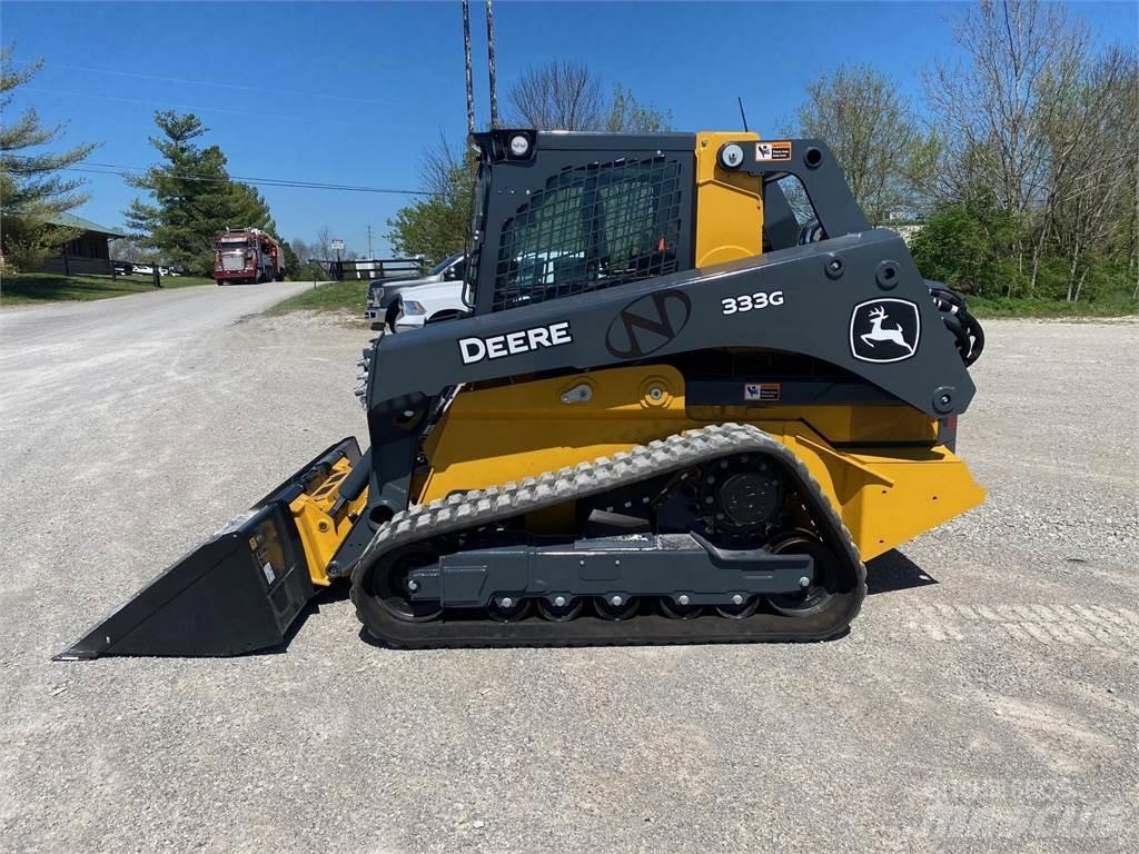 John Deere 333G Smykem řízené nakladače