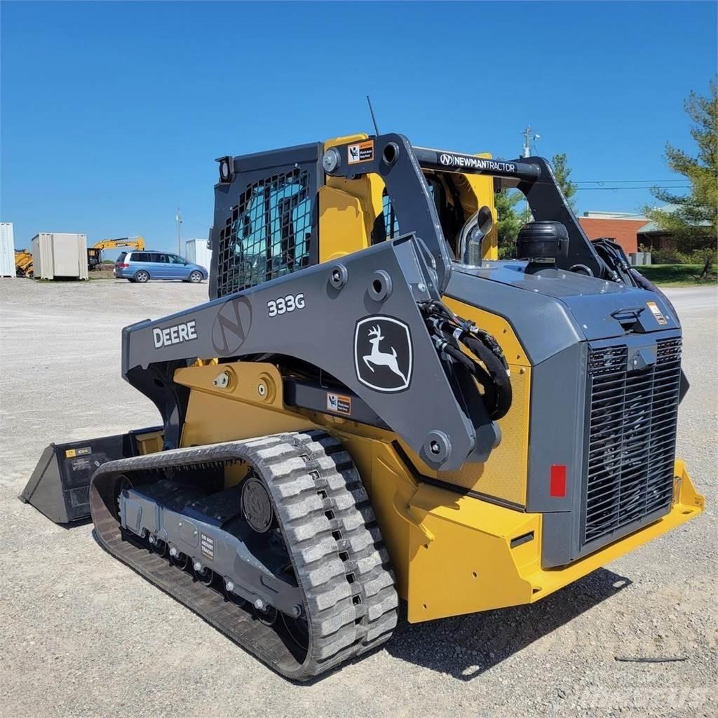 John Deere 333G Smykem řízené nakladače