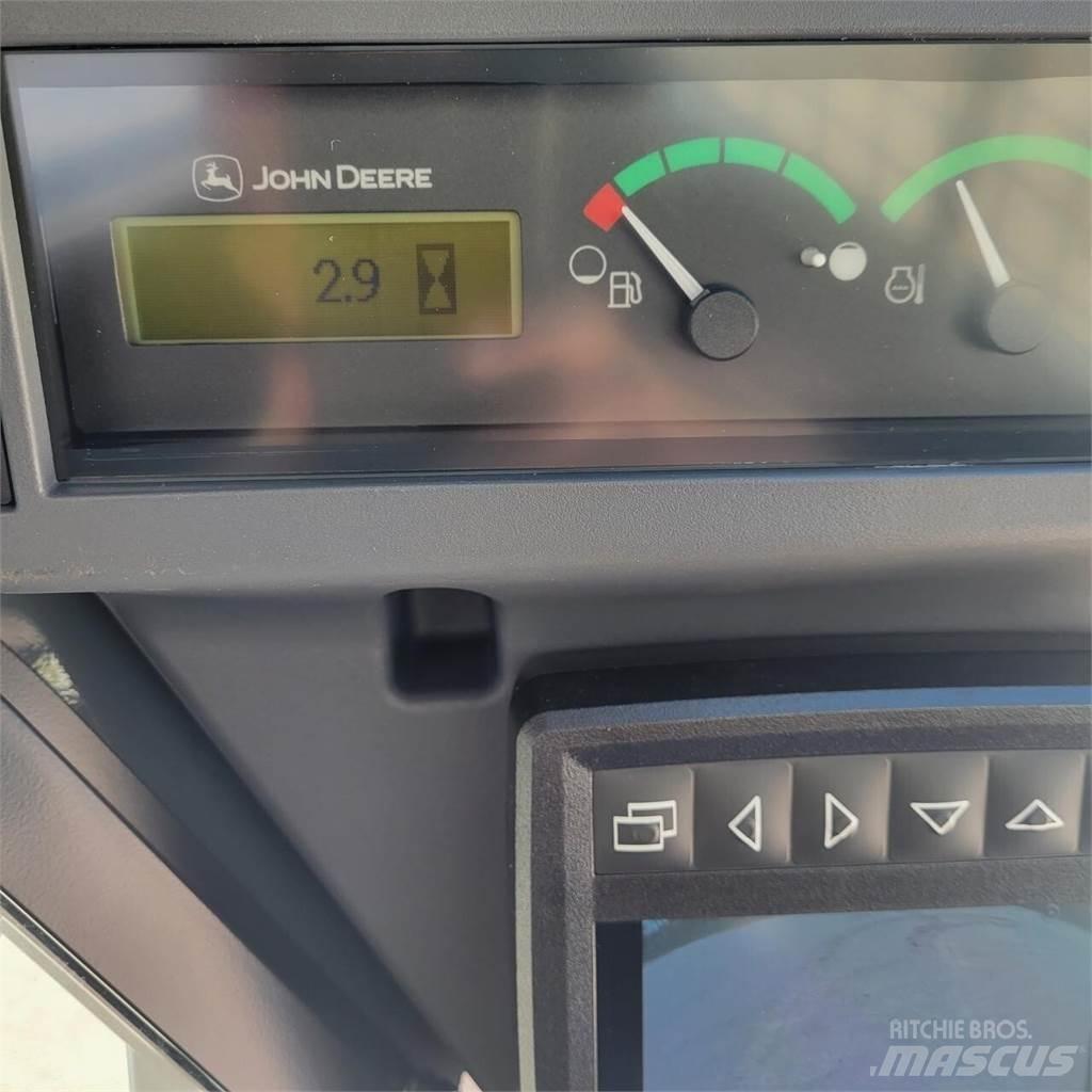 John Deere 333G Smykem řízené nakladače