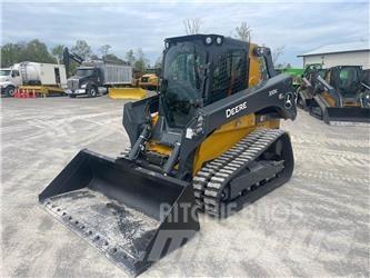 John Deere 333G Smykem řízené nakladače