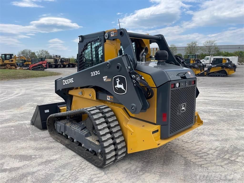 John Deere 333G Smykem řízené nakladače
