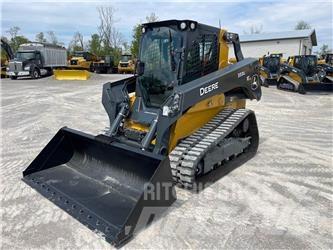 John Deere 333G Smykem řízené nakladače