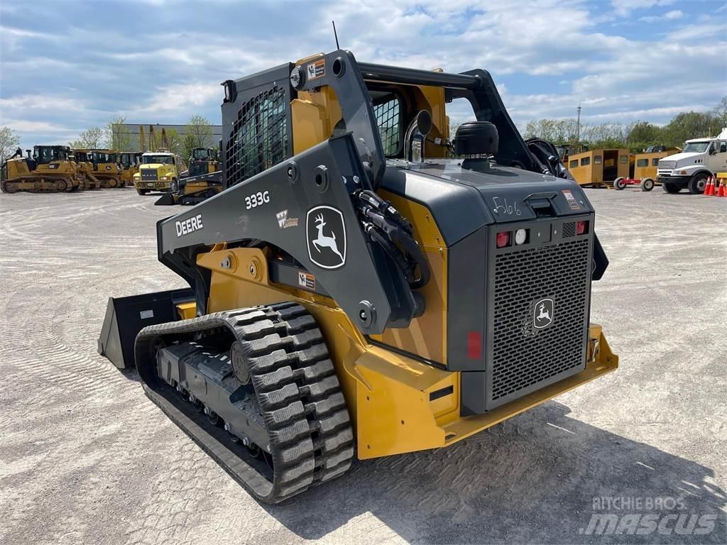 John Deere 333G Smykem řízené nakladače