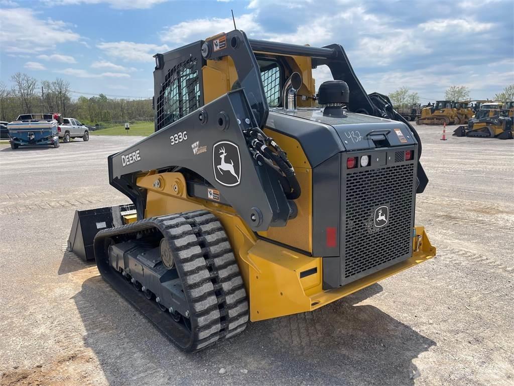 John Deere 333G Smykem řízené nakladače