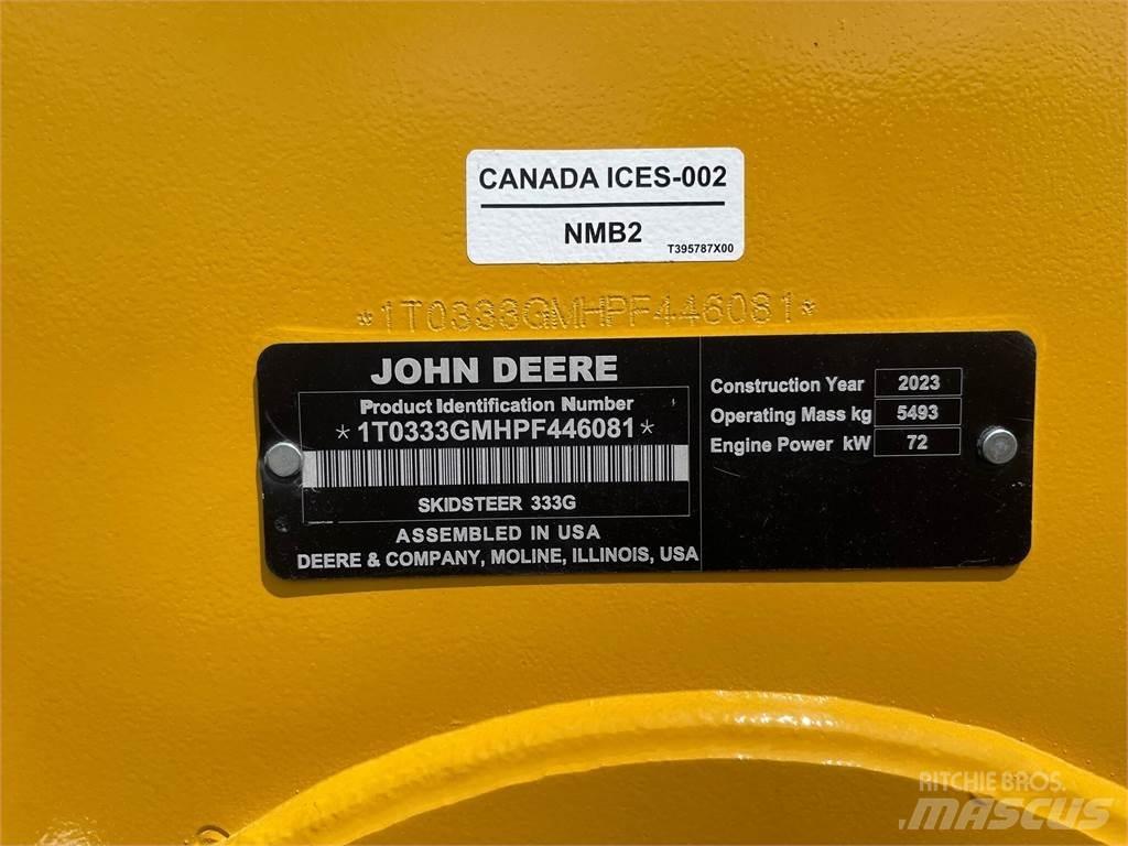 John Deere 333G Smykem řízené nakladače