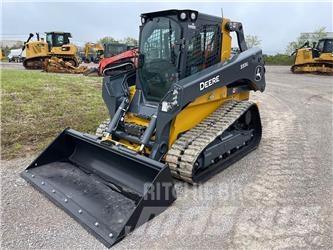 John Deere 333G Smykem řízené nakladače