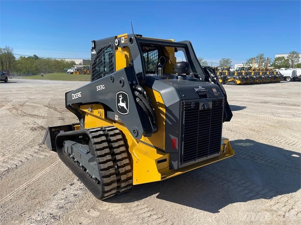 John Deere 333G Smykem řízené nakladače