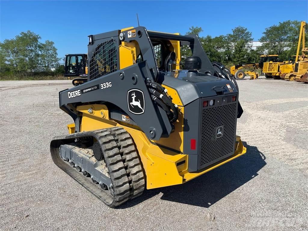 John Deere 333G Smykem řízené nakladače