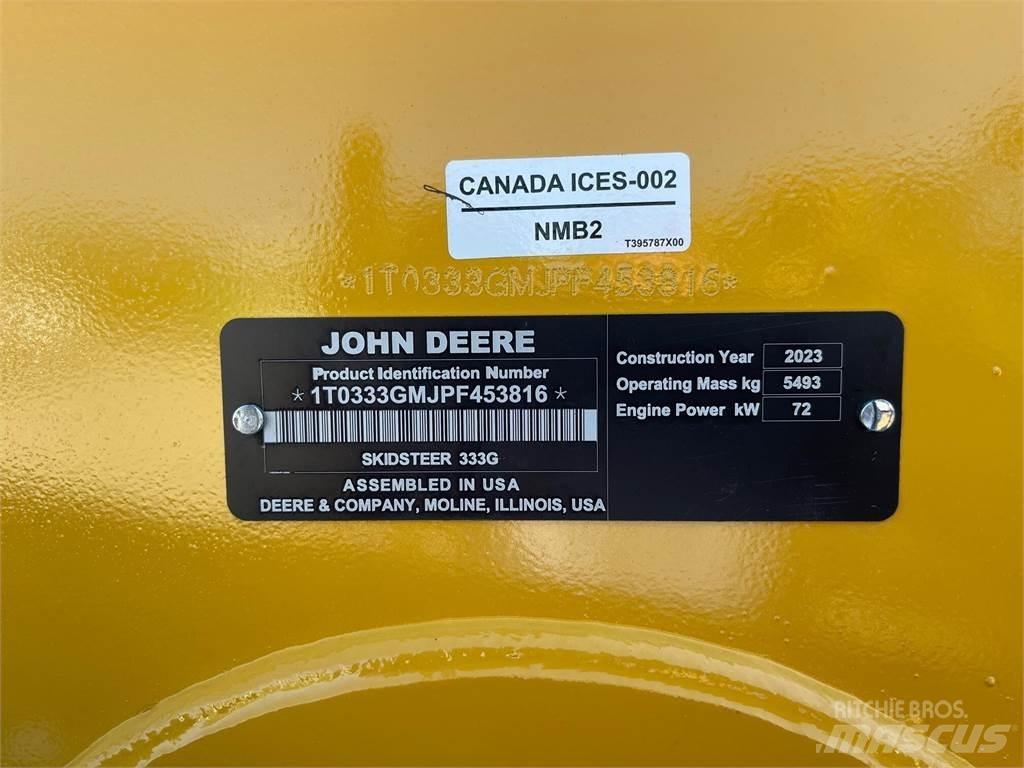 John Deere 333G Smykem řízené nakladače