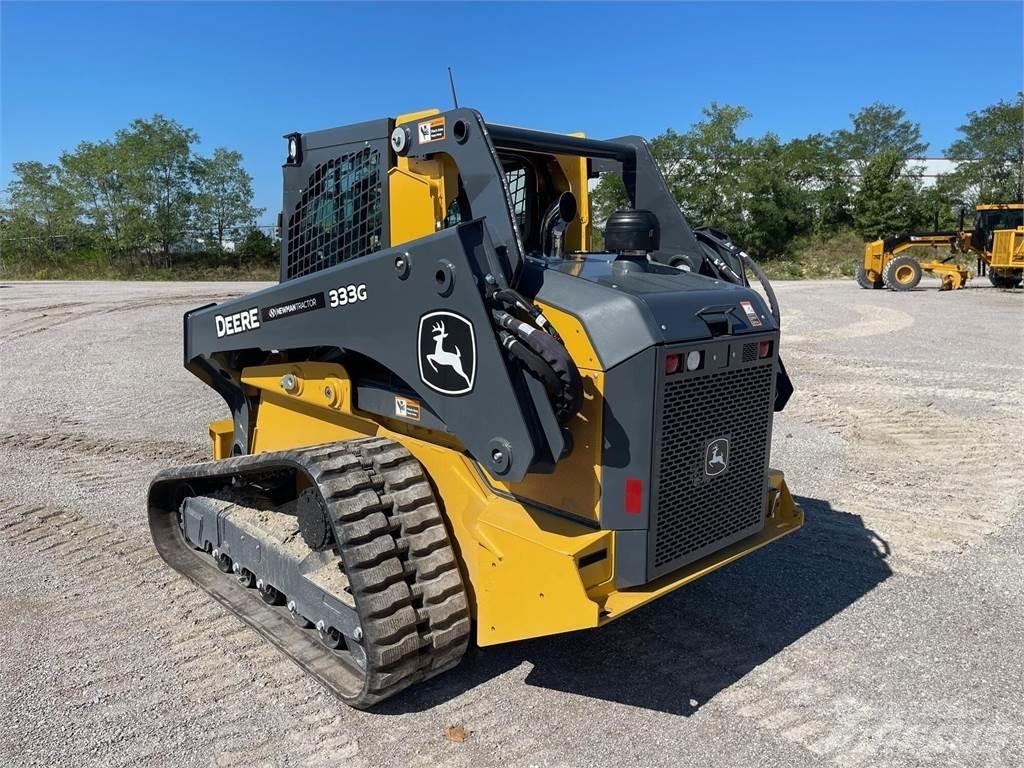 John Deere 333G Smykem řízené nakladače