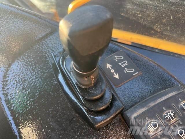 John Deere 460E Kloubové dempry