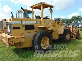 John Deere 544G Kolové nakladače
