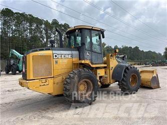 John Deere 544K Kolové nakladače