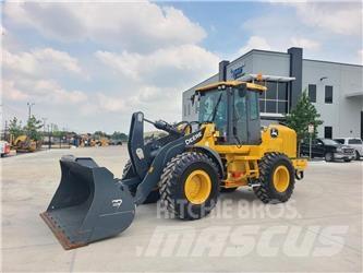 John Deere 544P Kolové nakladače