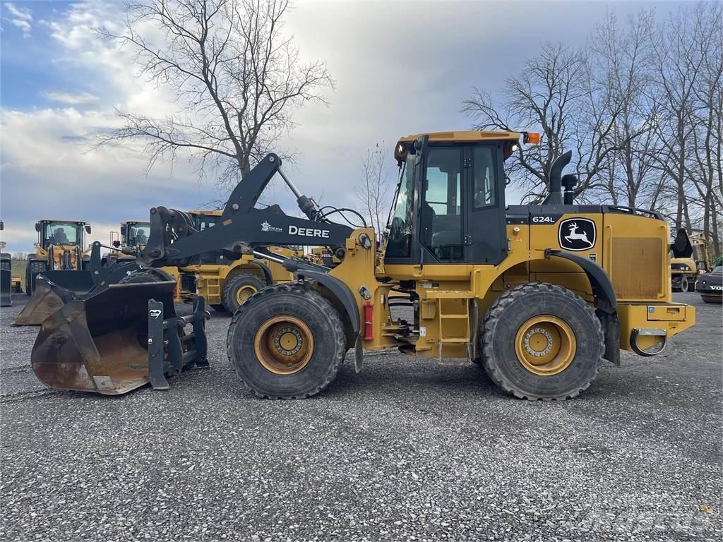 John Deere 624L Kolové nakladače