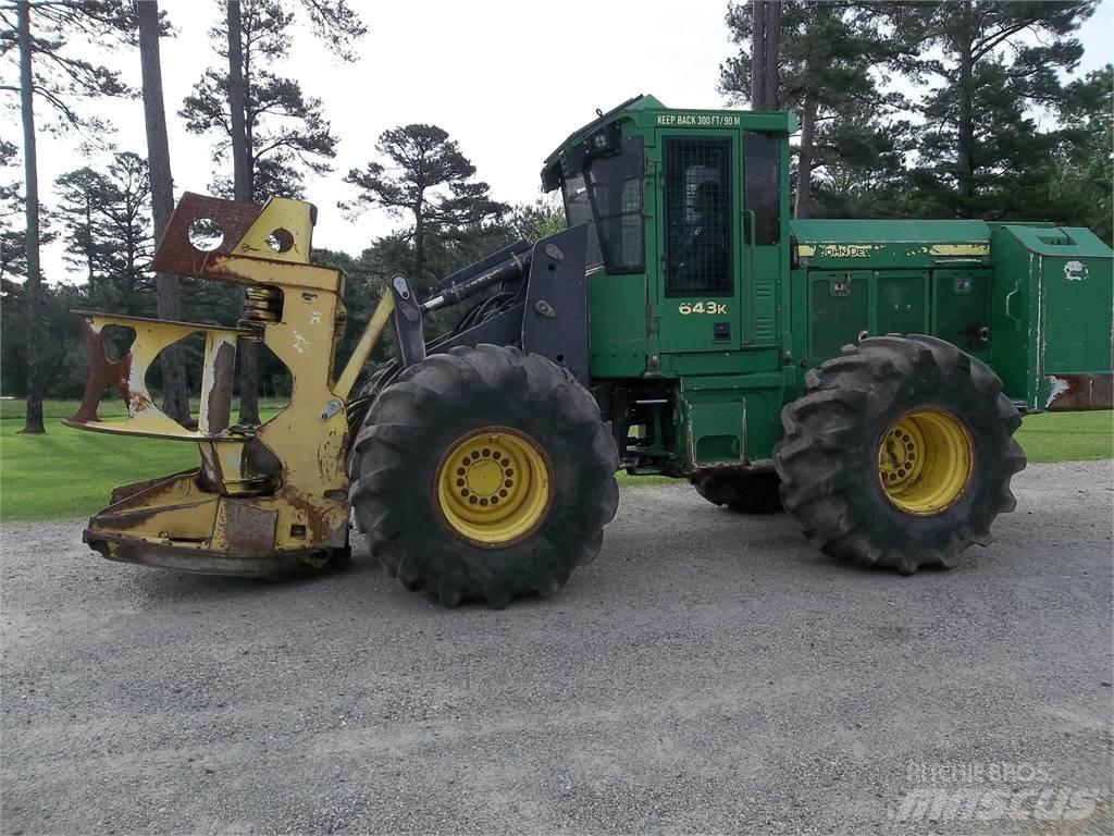 John Deere 643K Kácecí harvestory
