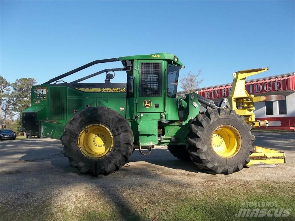 John Deere 643L Kácecí harvestory