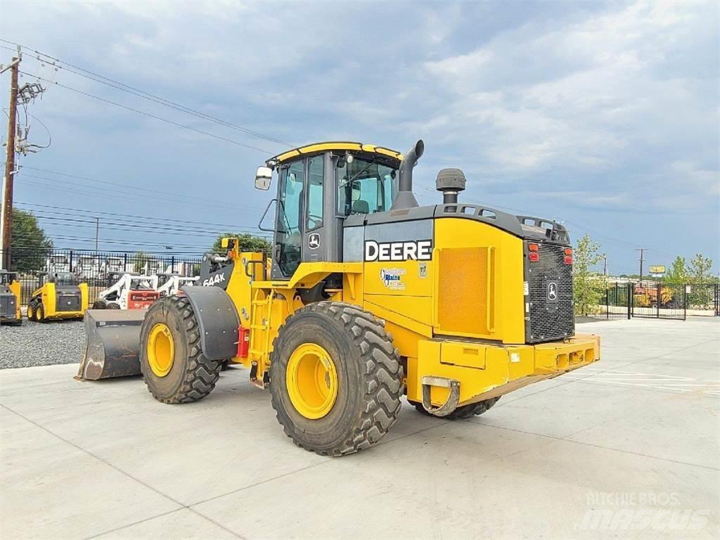 John Deere 644K Kolové nakladače