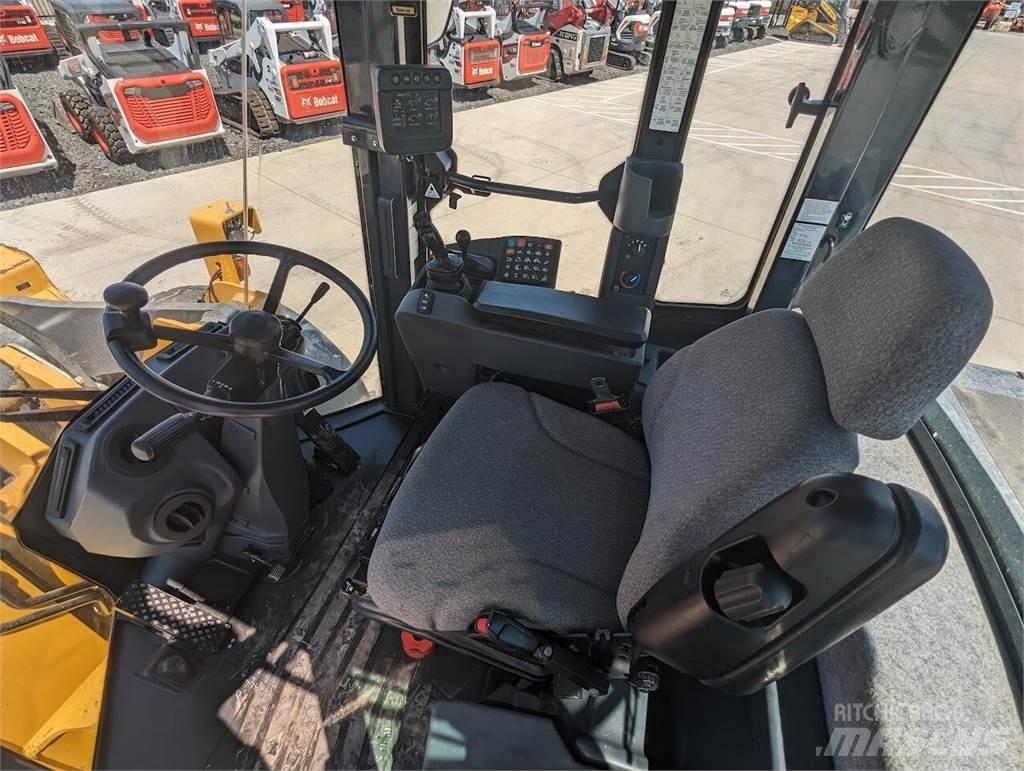 John Deere 644K Kolové nakladače