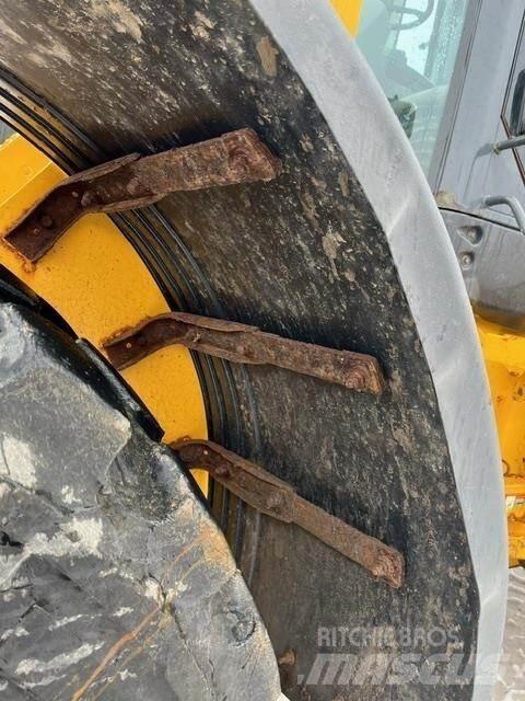 John Deere 644K Kolové nakladače