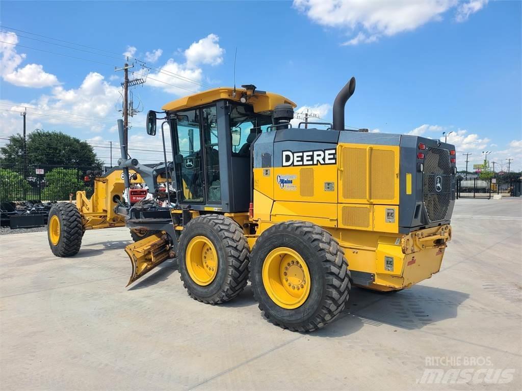 John Deere 672G Grejdry