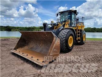 John Deere 744L Kolové nakladače