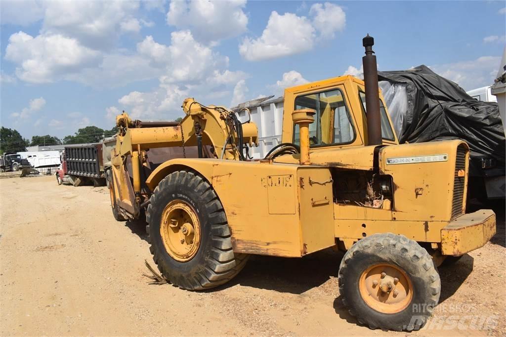 John Deere 760A Skrejpry