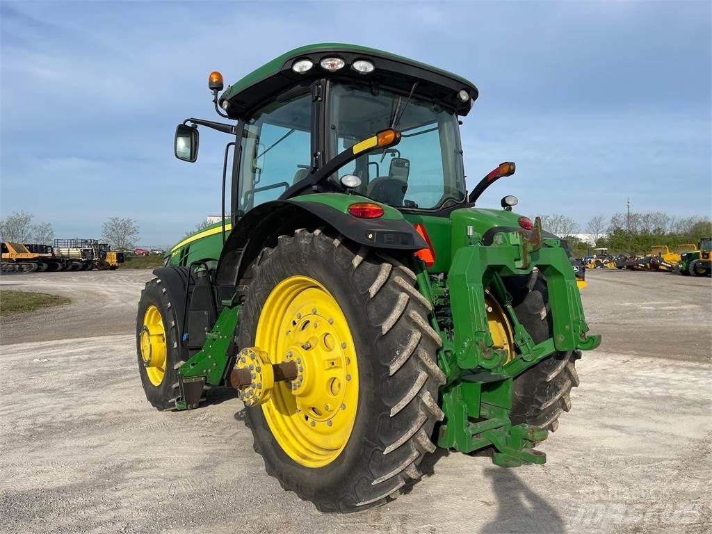 John Deere 8320R Traktory