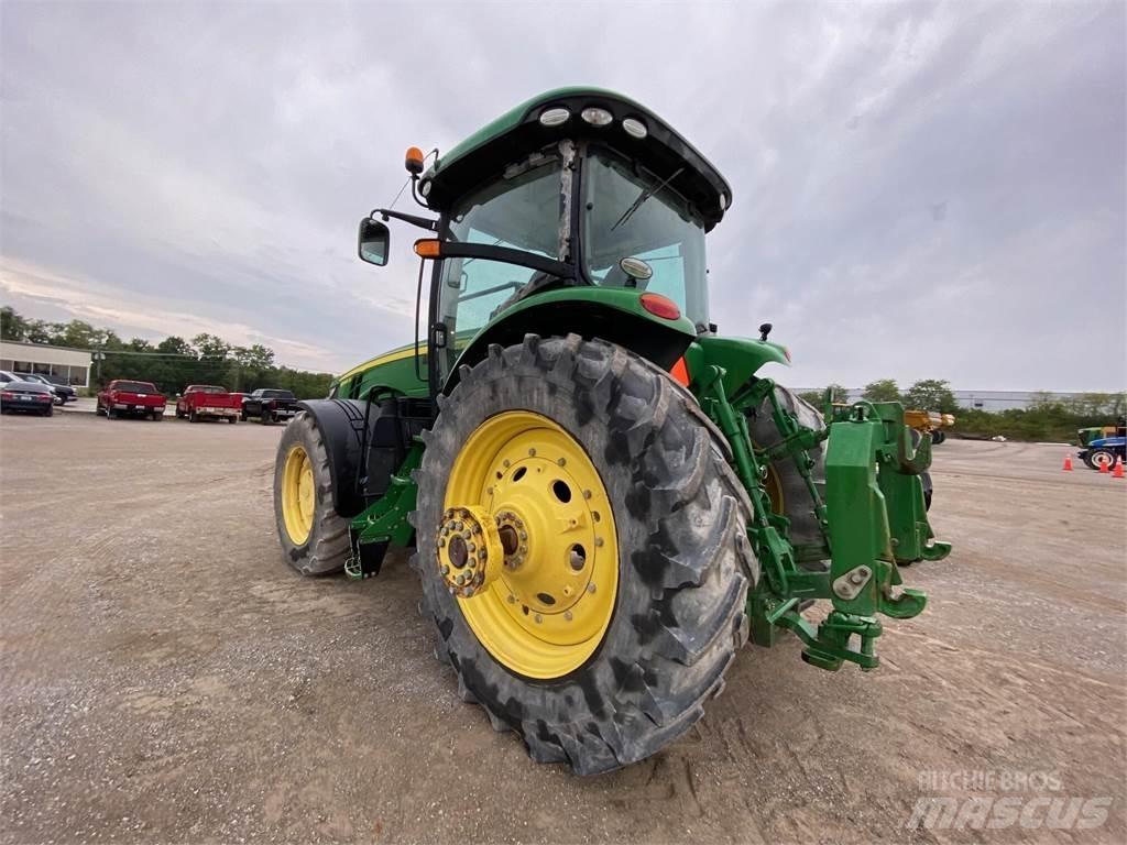 John Deere 8345R Traktory