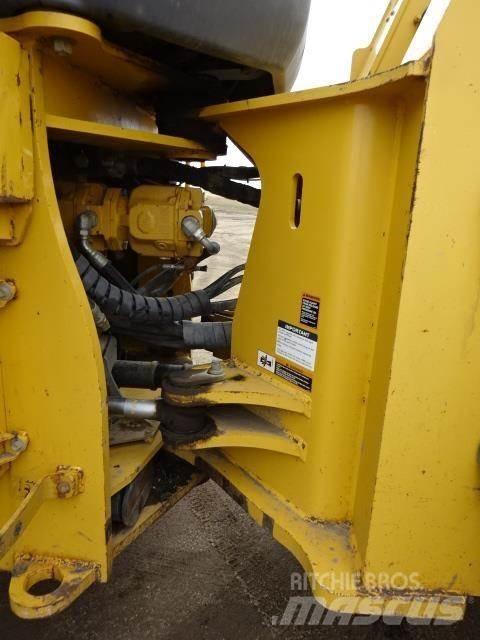John Deere 844J Kolové nakladače