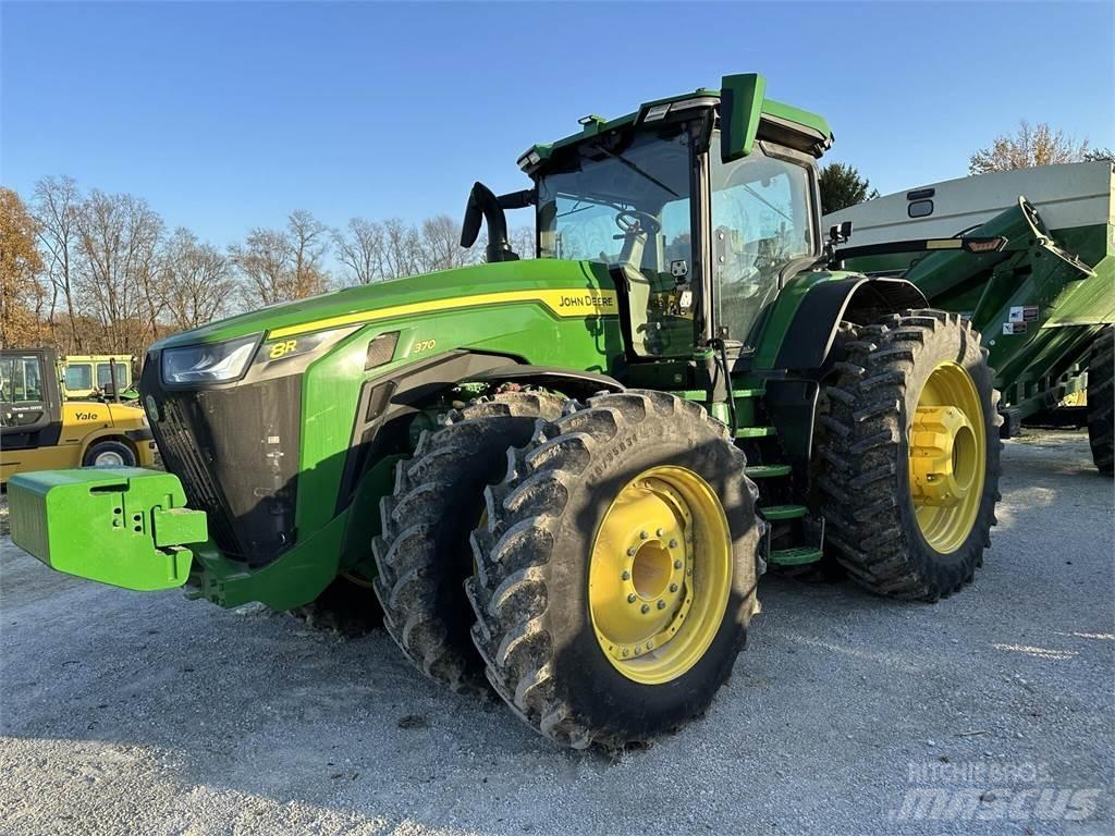 John Deere 8R 370 Traktory