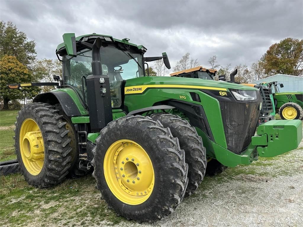 John Deere 8R 370 Traktory