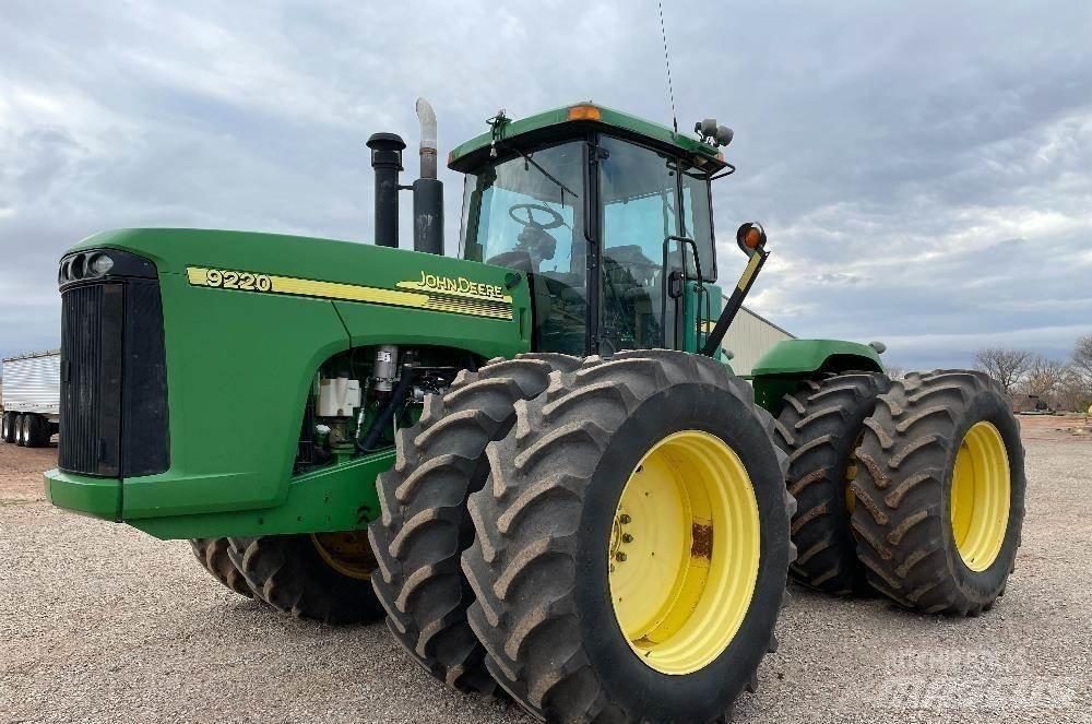 John Deere 9220 Traktory