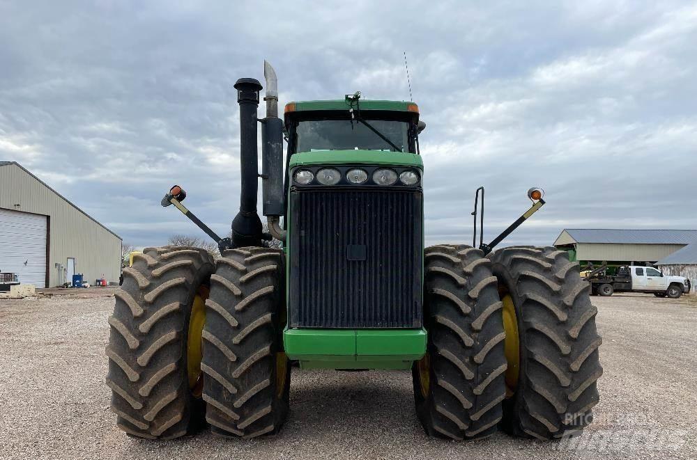 John Deere 9220 Traktory